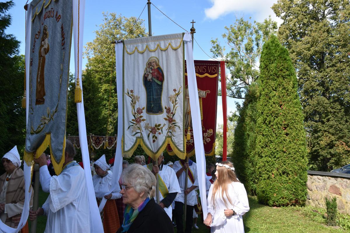 euharistiskā procesija